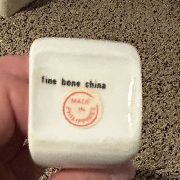 Vintage Napkin Rings w Rosettes bone china made in Philippines set 30%off w♥️ - Picture 4 of 5